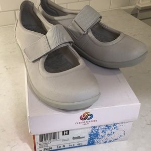 Clarks Cloudstepper Mary Janes 10N